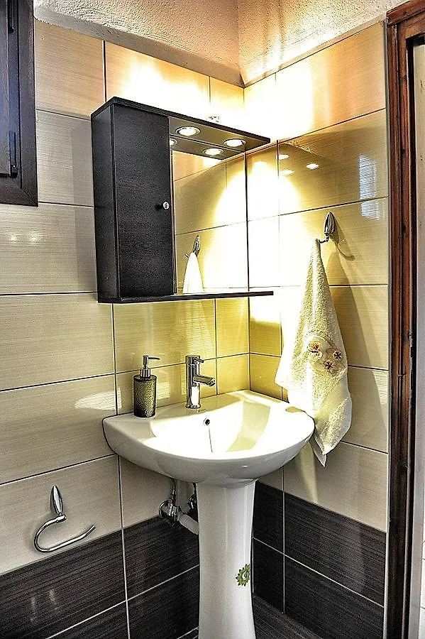 פסאקודיה Palm Tree Apartments יוון
